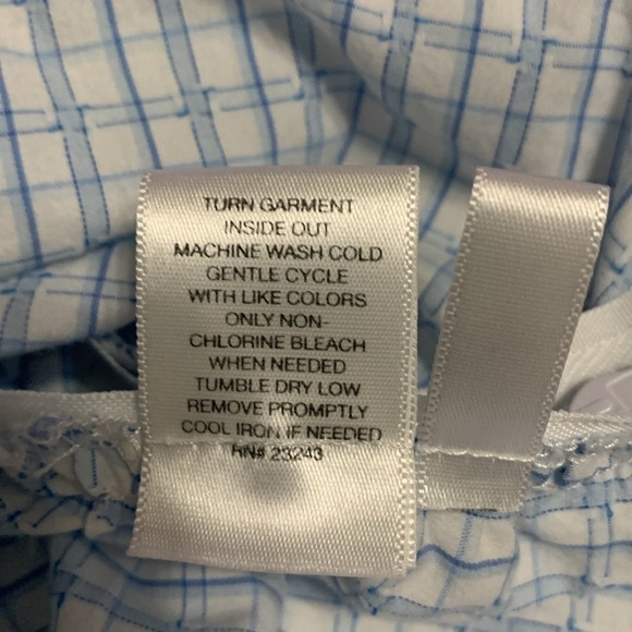 Adorable ruffled fitted sleeveless top - Picture 10 of 10